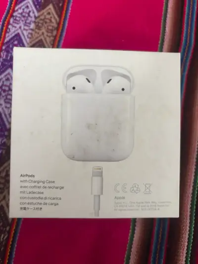 Apple AirPods con estuche de carga - miniatura 1