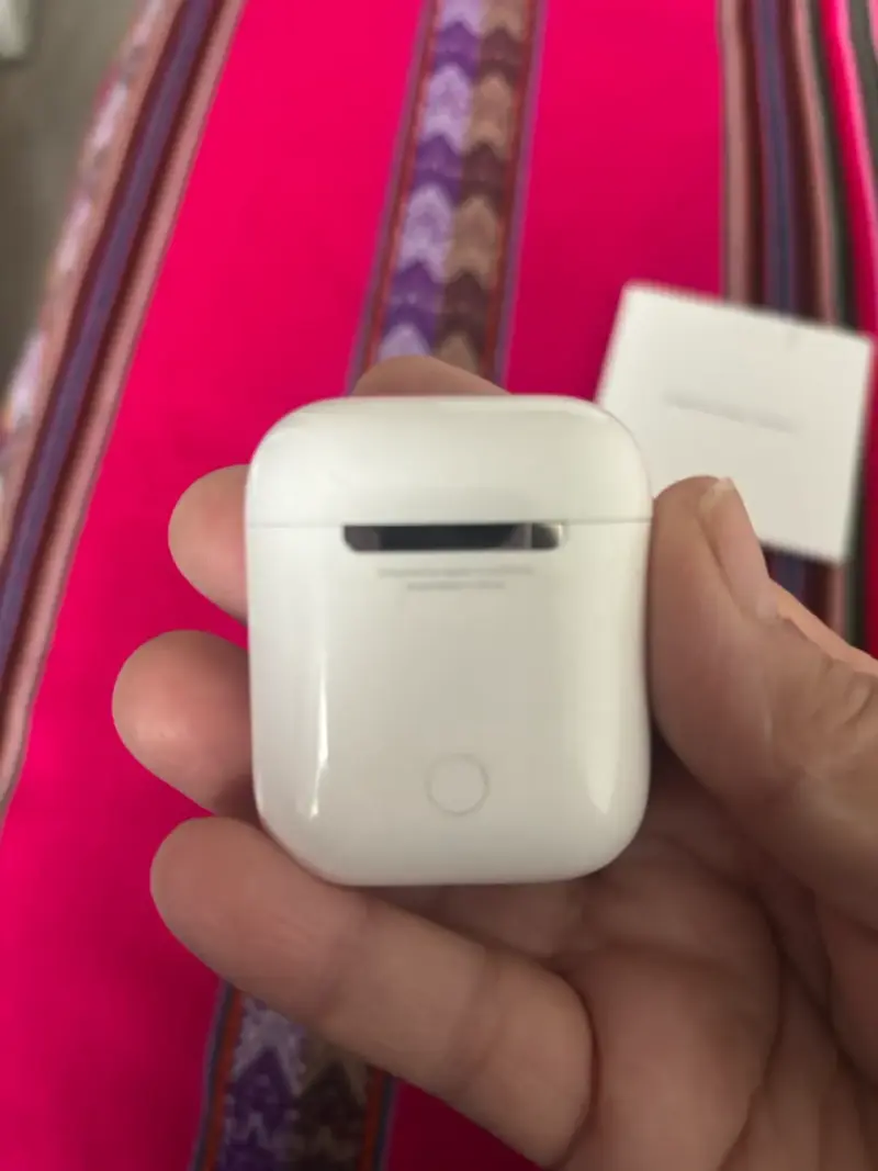 Apple AirPods con estuche de carga - 3