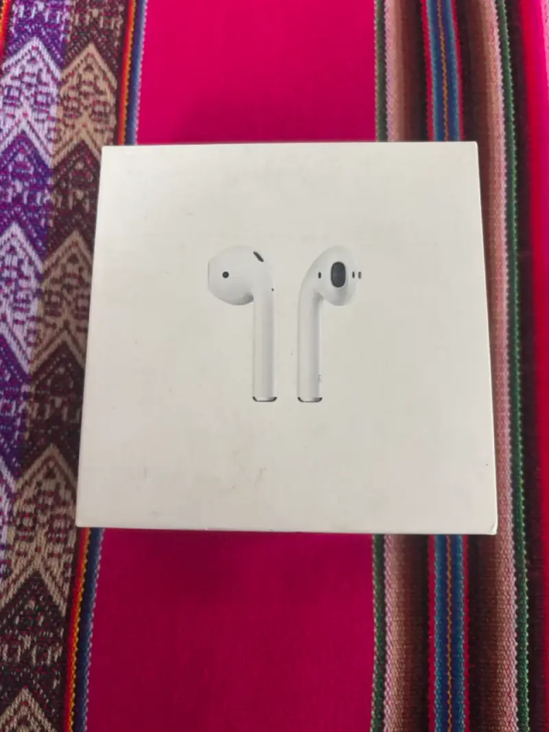 Apple AirPods con estuche de carga - 6