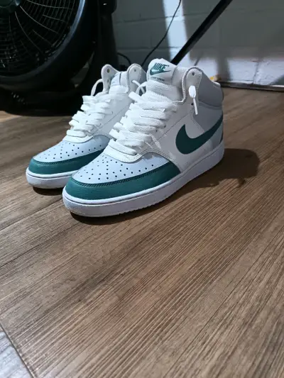 Zapatillas Nike Court Vision Mid Blancas y Verdes - miniatura 1