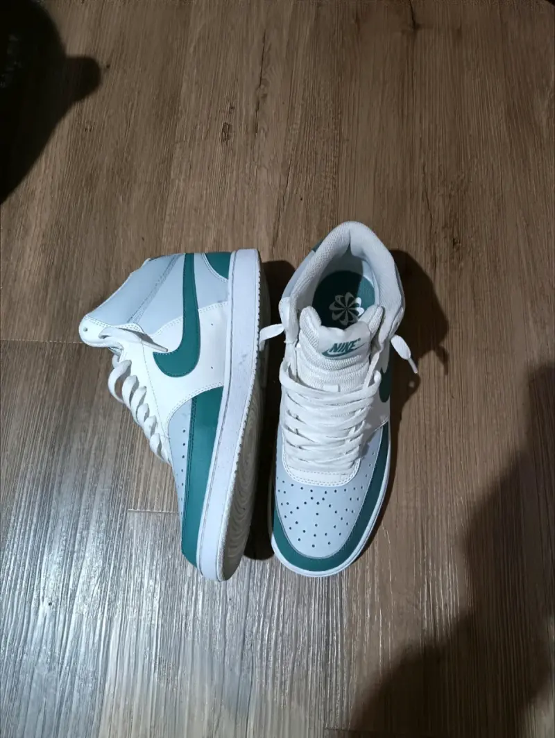 Zapatillas Nike Court Vision Mid Blancas y Verdes - 3