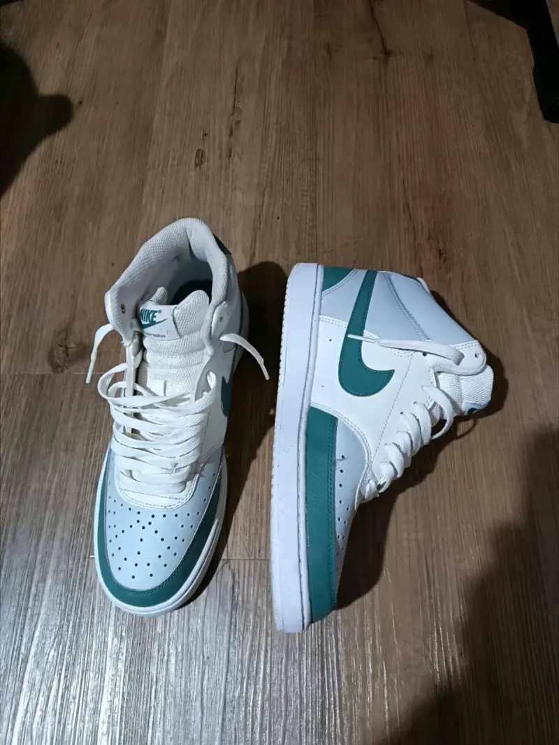 Zapatillas Nike Court Vision Mid Blancas y Verdes - 4