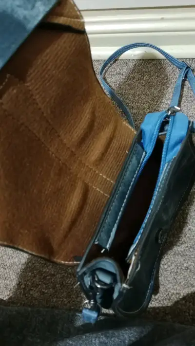 Cartera bandolera de mezclilla con detalles ma - miniatura 3