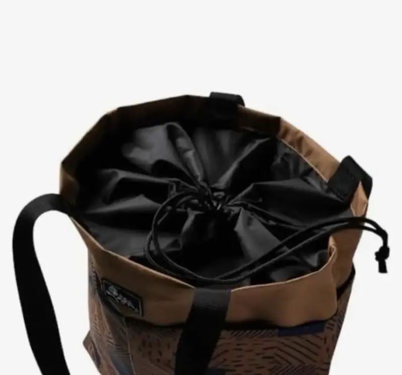 Bolso tote estampado marrón y negro - 2