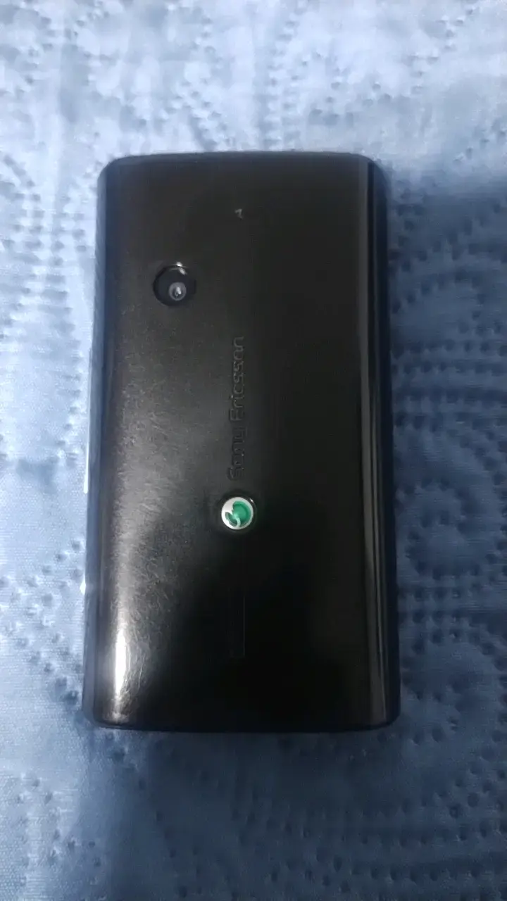 Sony Xperia X8 - 2