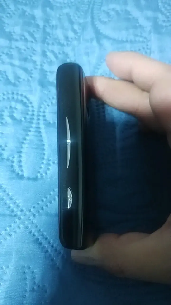 Sony Xperia X8 - 3