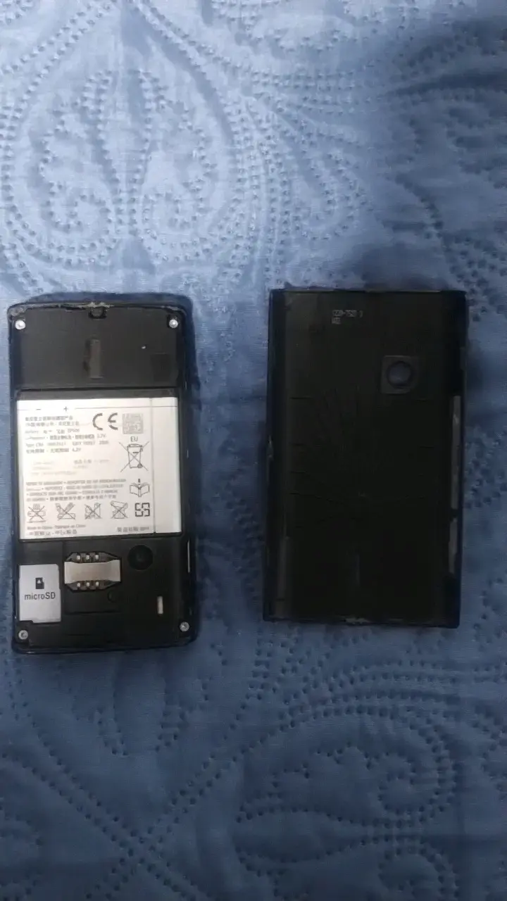 Sony Xperia X8 - 5