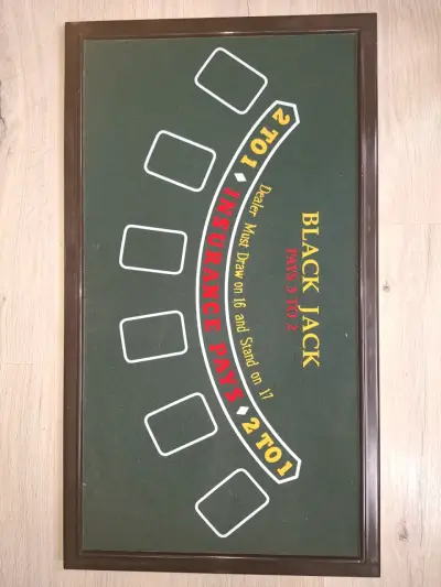 Juego de mesa de casino con ruleta y dados - miniatura 3