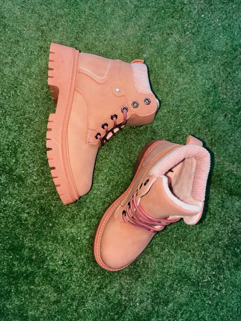 Botas de mujer color rosa con forro interior