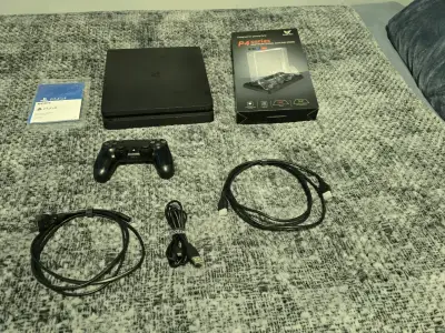 Sony PS4 slim 1TB, negociable - miniatura 1