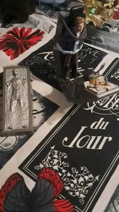 Figura de acción Han Solo en carbonita Hasbro - miniatura 6
