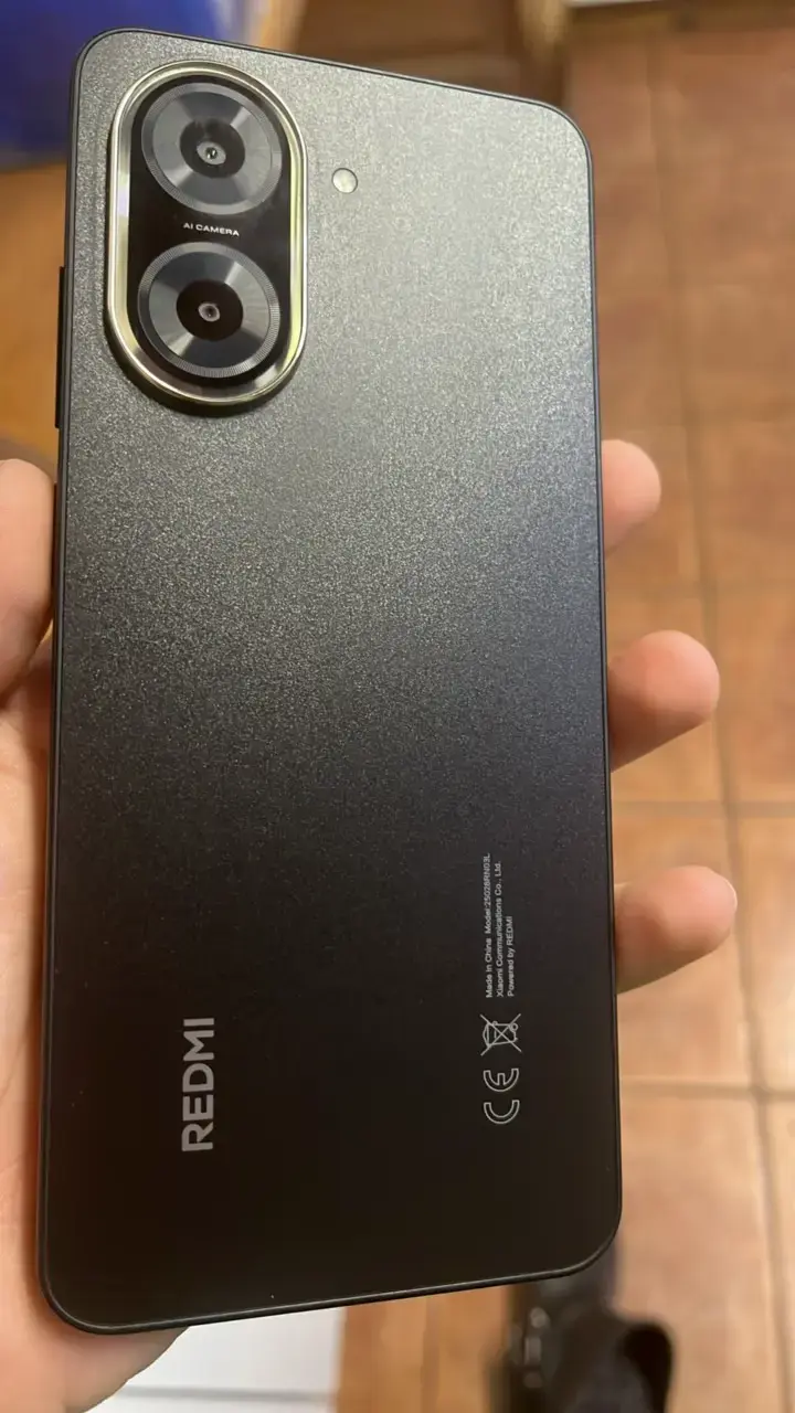 Smartphone Redmi A5 con cámara AI y funda - 2
