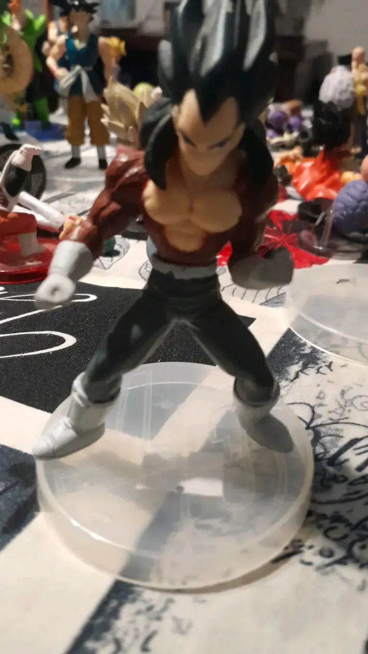 Figura de acción de personaje anime con base - 1