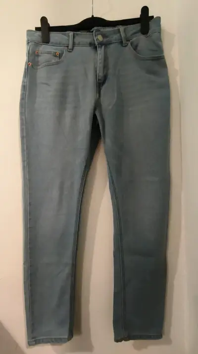 X2 $8.000 Jeans azul y negro en buen estado - miniatura 1