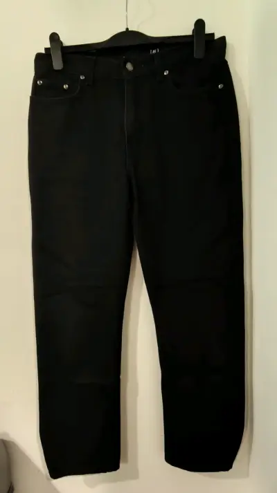 X2 $8.000 Jeans azul y negro en buen estado - miniatura 2