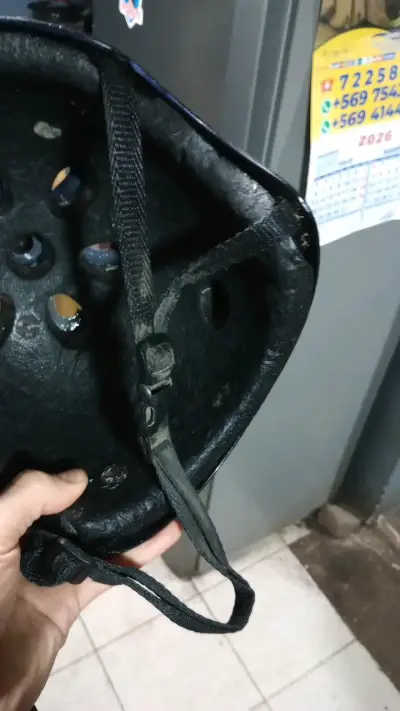 Casco de seguridad negro para ciclismo - miniatura 3