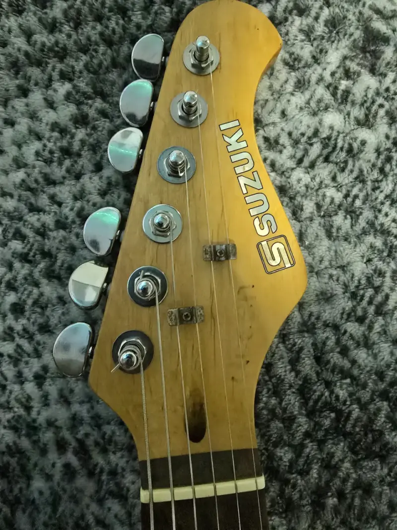 Guitarra electrica stratocaster suzuki, negociable - 3