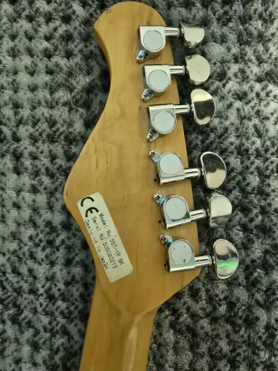Guitarra electrica stratocaster suzuki, negociable - miniatura 5