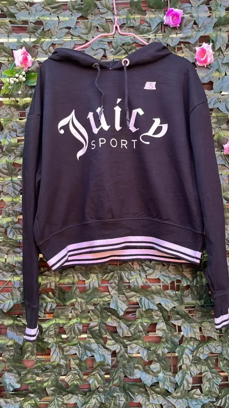 Polerón negro Juicy Sport con capucha