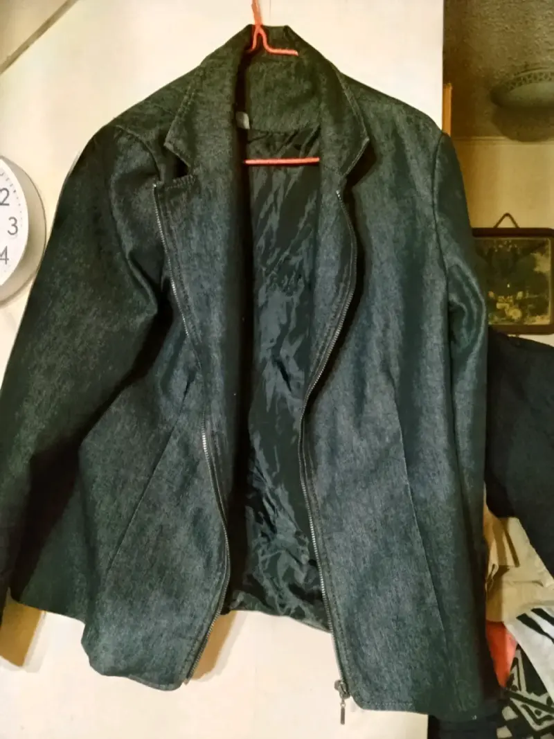 Chaqueta de mezclilla negra para mujer - 2