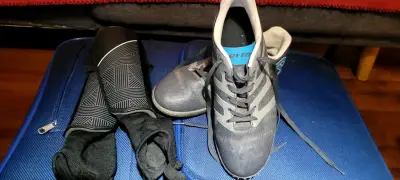 Zapatillas de fútbol Lotto con espinilleras - miniatura 2