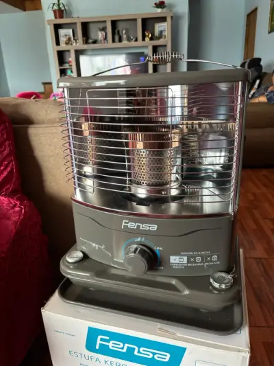 Estufa a kerosene Fensa F1120+ en buen estado - miniatura 1