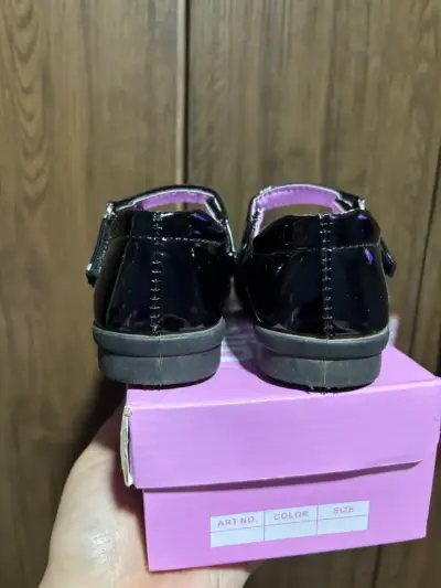Zapatos de charol negro para niña - miniatura 4