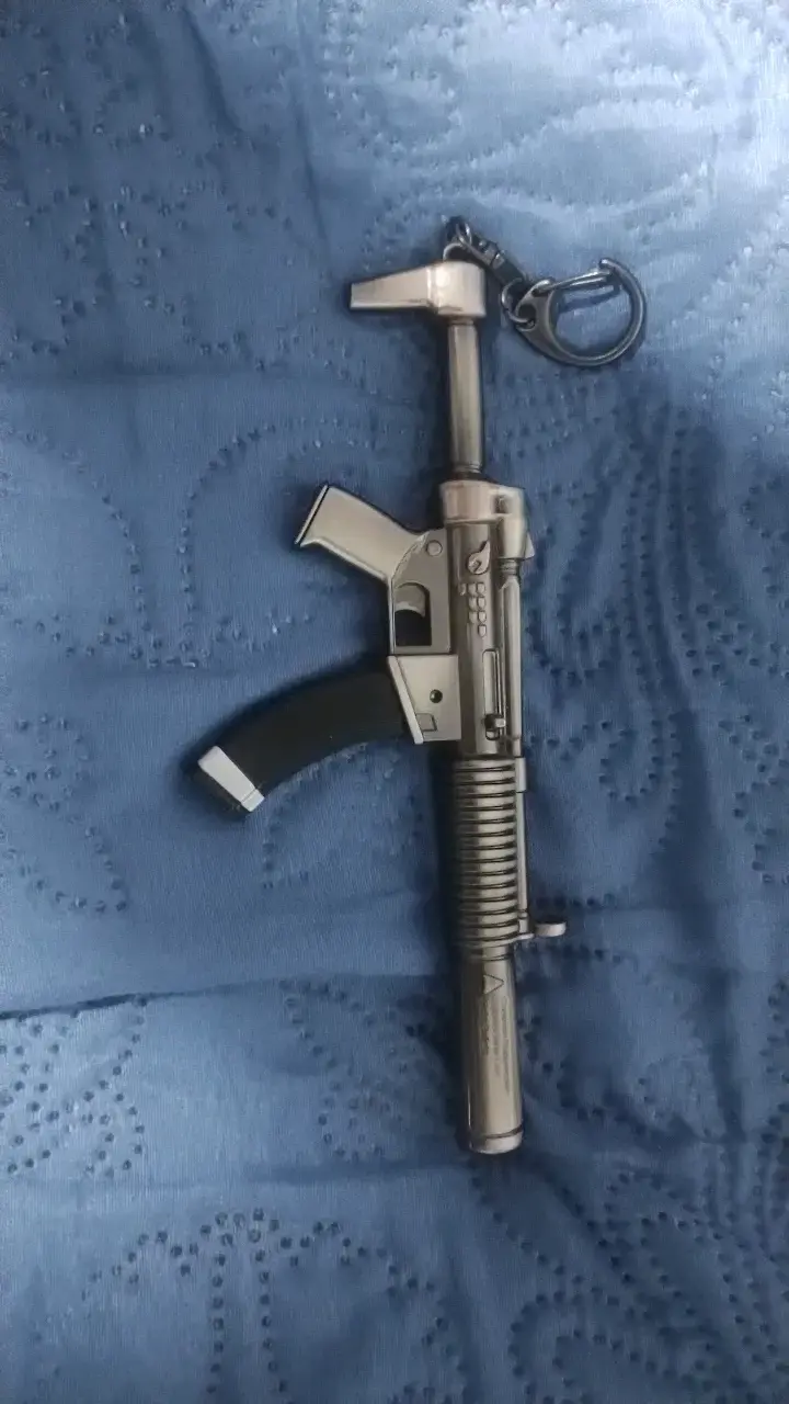 Llavero metálico en forma de rifle - 2