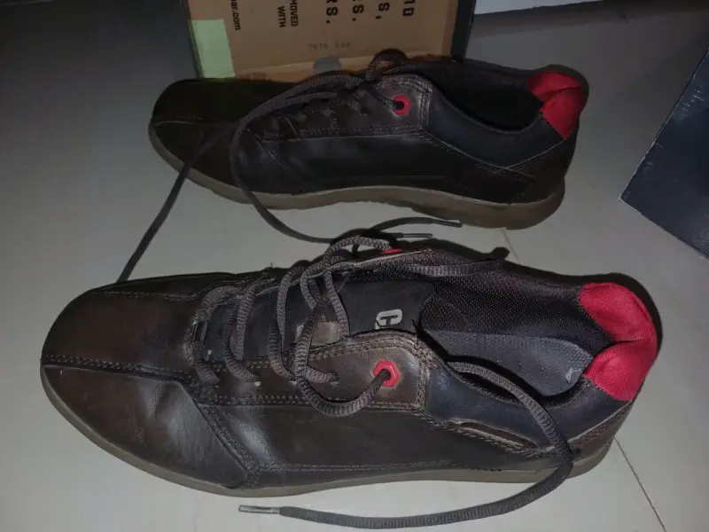Zapatillas de cuero marrón CAT para hombre - 1
