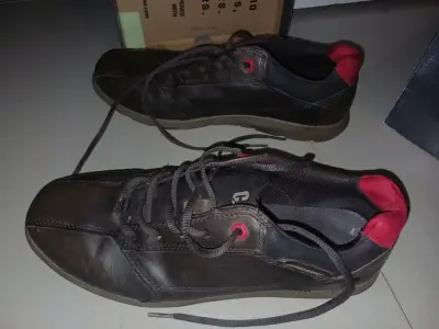 Zapatillas de cuero marrón CAT para hombre - miniatura 1