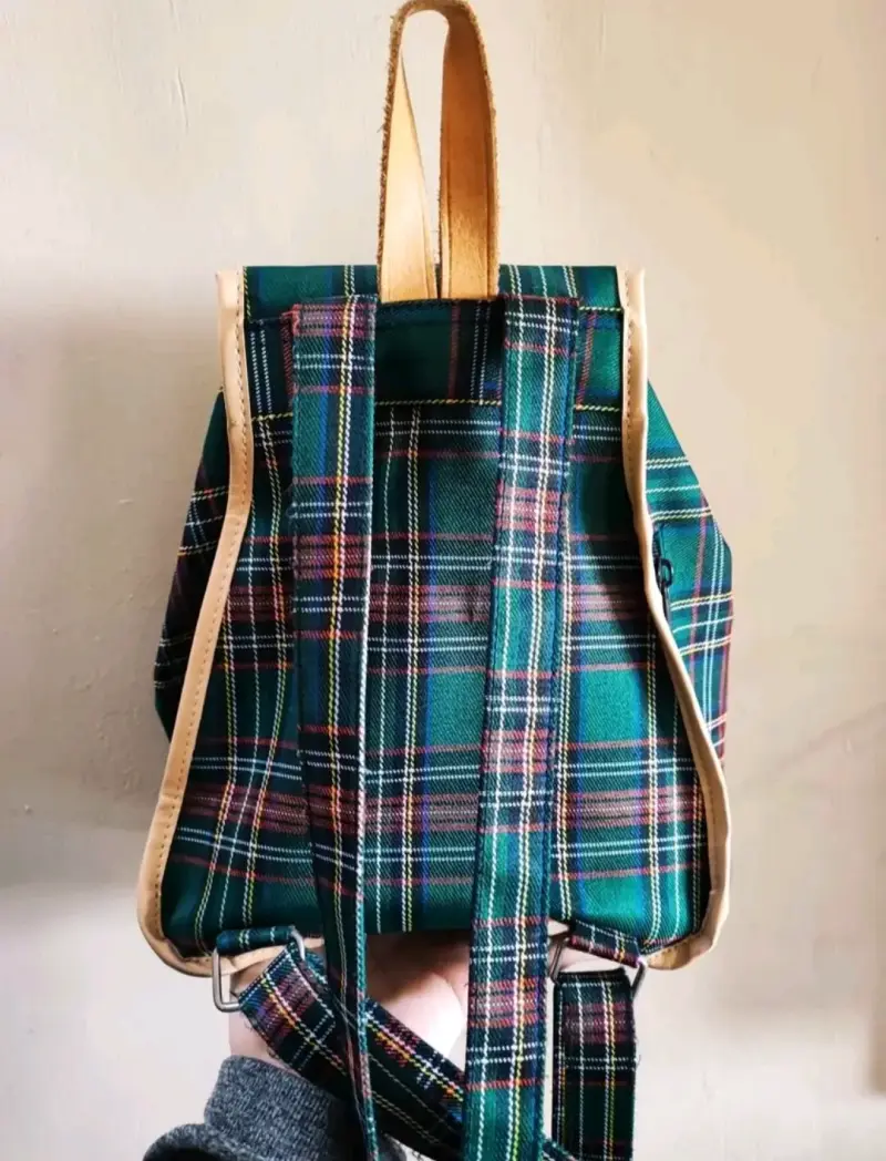 Mochila de tela escocesa verde - 2