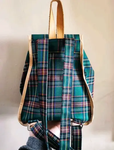 Mochila de tela escocesa verde - miniatura 2