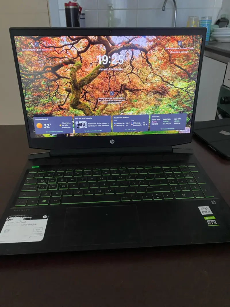 Laptop HP Pavilion Gaming con Intel Core i7 y RTX - 2