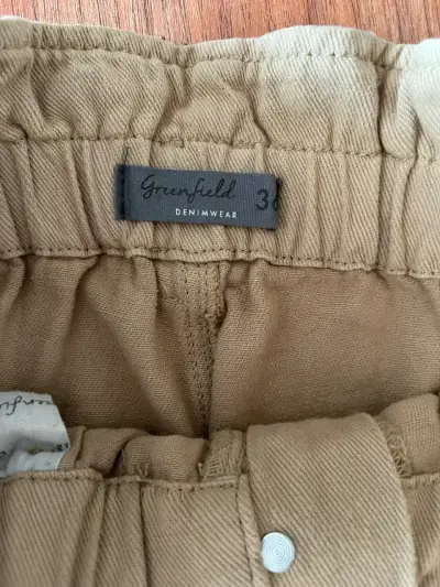 Pantalones beige de pierna ancha y tiro alto - miniatura 5