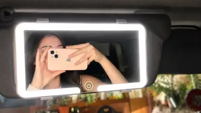 Espejo de maquillaje con luz LED para auto - miniatura 4