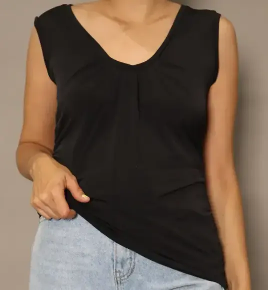 Polera sin mangas negra para mujer S