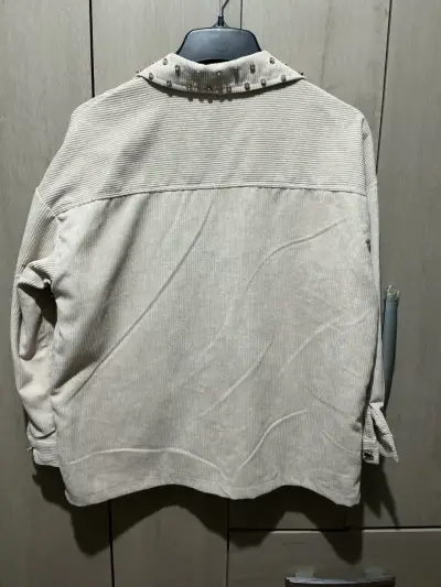 Chaqueta de pana beige con tachas decorativas - miniatura 5