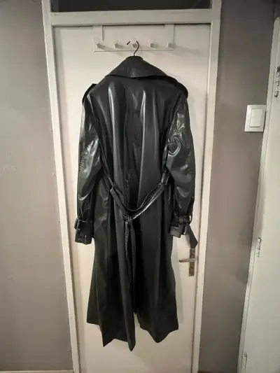 Abrigo impermeable negro Zara con cinturón - miniatura 3