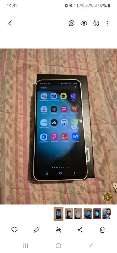 Samsung Galaxy S23 FE con caja y accesorios - miniatura 2