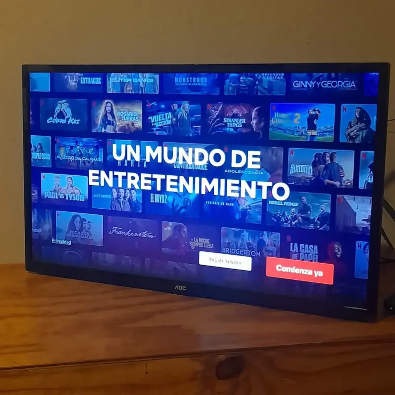 Smart TV AOC 32” con Netflix y YouTube + soporte - 2