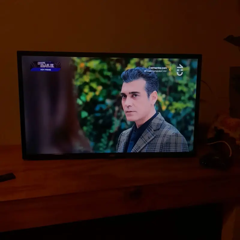 Smart TV AOC 32” con Netflix y YouTube + soporte - 5