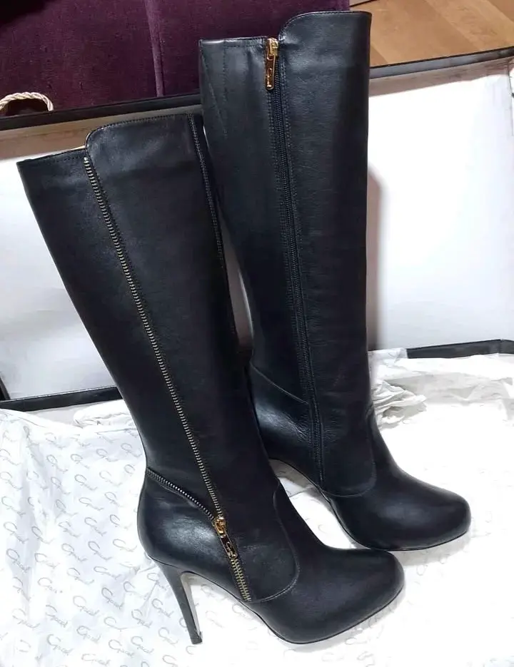 Botas de cuero negras con tacón alto - 2