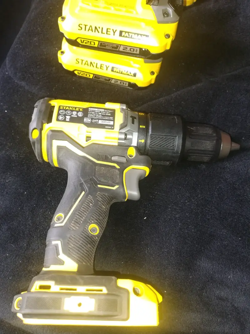 Taladro Inalámbrico Stanley V20 con Baterías - 2