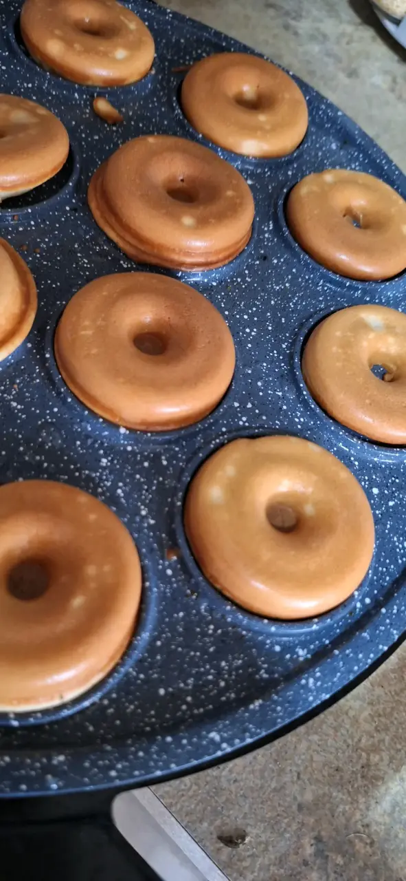 Caja de mini donas decoradas para regalo - 3