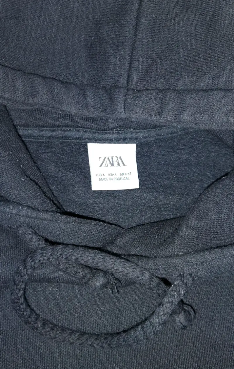 Polerón negro con diseño, Zara - 3