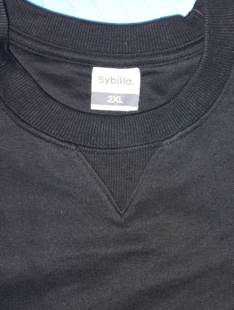 Polerón negro, Sybilla - 2