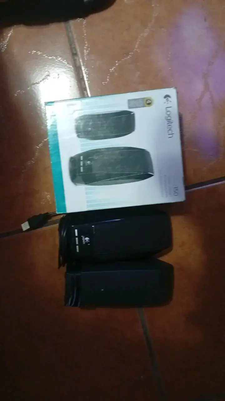 Parlantes estéreo Logitech 150 USB portátiles - 3