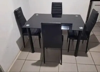 Juego de Comedor Negro de Vidrio para 4 Personas - miniatura 2