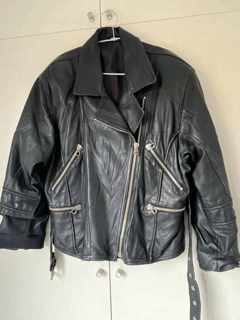 Chaqueta de cuero negra estilo motociclista - 1