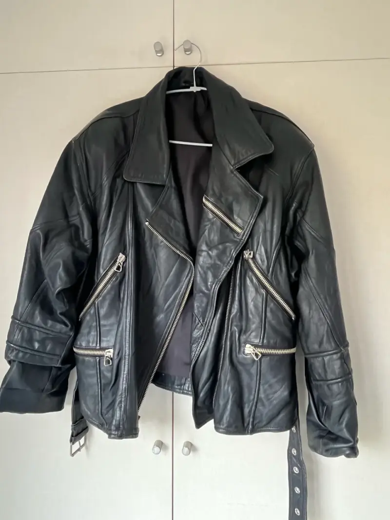 Chaqueta de cuero negra estilo motociclista - 2